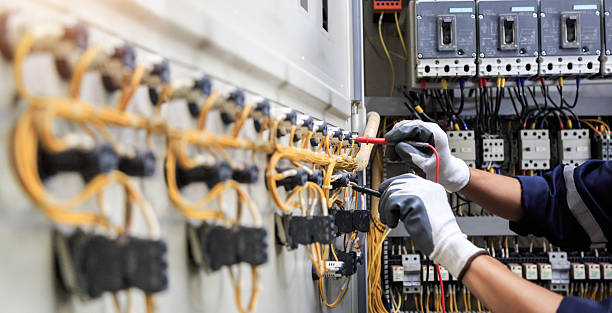 Professional Electrician technician working in Shoreline, WA